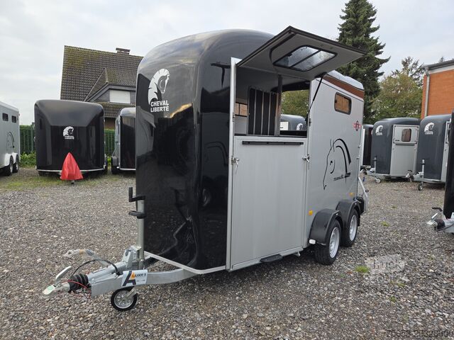 Прицеп для скота Cheval Liberté Touring XL Sattelschrank Frontexit 100km