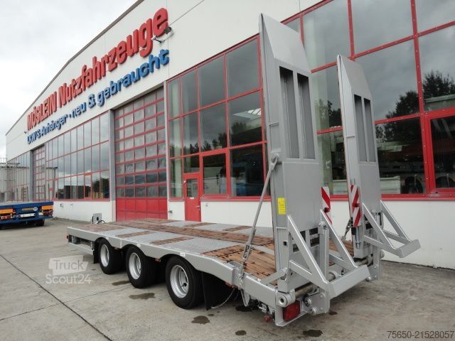 Reboque com plataforma rebaixada Möslein TT 31  31 t GG Tridem- Tieflader 3 AchsNeufahrzeug