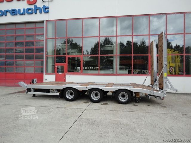 Reboque com plataforma rebaixada Möslein TT 31  31 t GG Tridem- Tieflader 3 AchsNeufahrzeug