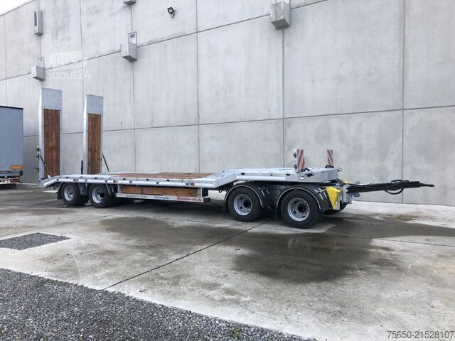 Reboque com plataforma rebaixada Möslein T 4 VB H1 1 neuer 4 Achs Tieflader hydraulischen Rampen