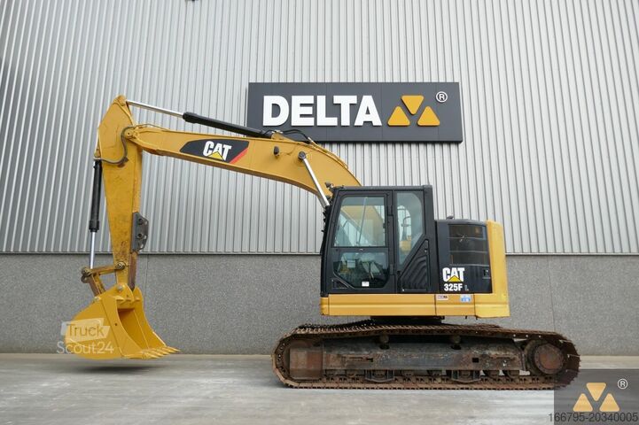 Grävmaskin på larvband Caterpillar 325F LCR