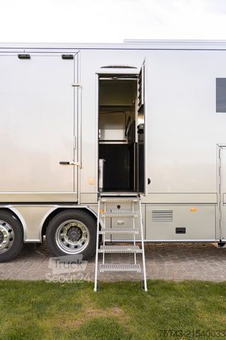 Liellopu pārvadāšanas kravas automašīna MERCEDES-BENZ Actros 2651 STX Pop-Out, Pop-Up. u. Wohntrailer