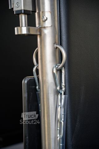 Liellopu pārvadāšanas kravas automašīna MERCEDES-BENZ Actros 2651 STX Pop-Out, Pop-Up. u. Wohntrailer