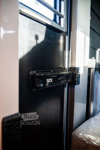 Liellopu pārvadāšanas kravas automašīna MERCEDES-BENZ Actros 2651 STX Pop-Out, Pop-Up. u. Wohntrailer