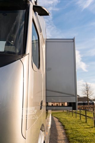 Liellopu pārvadāšanas kravas automašīna MERCEDES-BENZ Actros 2651 STX Pop-Out, Pop-Up. u. Wohntrailer