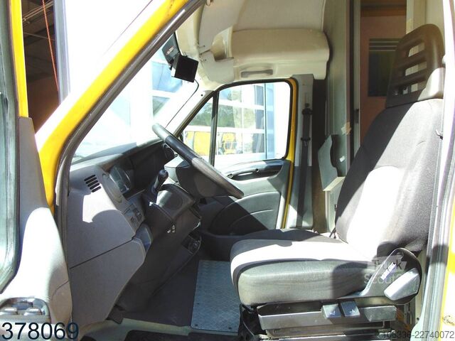 Кутиевиден ван IVECO Daily 35 S 11 A / P Maxi Postkoffer REGALSYSTEM