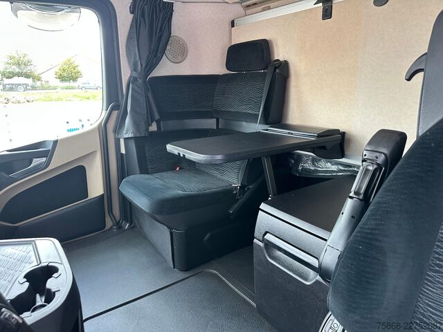 Бортовой грузовик MERCEDES-BENZ 2653 L 6x4 Actros 5 HiabXHipro232ES6 bis 16.90m
