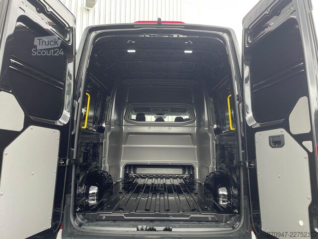 Duba panelată MAN TGE 3.180 L3H3 MIXTO 4x4 STANDHZ ACC LENKRADHZ