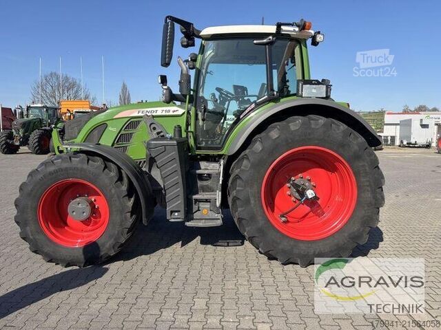 Traktor Fendt 718 VARIO S4