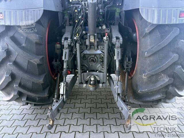 Traktor Fendt 828 VARIO S4