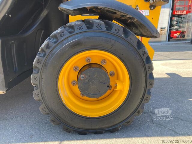 Chariot télescopique JCB 525-60HI-VIZ