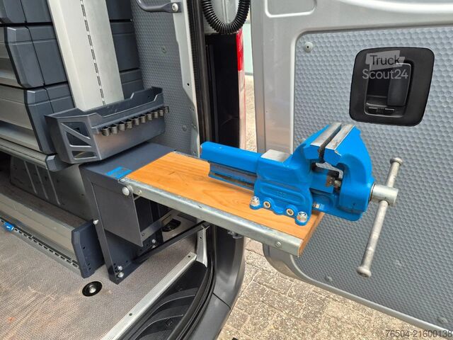 Delivery van Mercedes-Benz Sprinter 317 CDI L1H1 Automaat Sortimo inrichti...