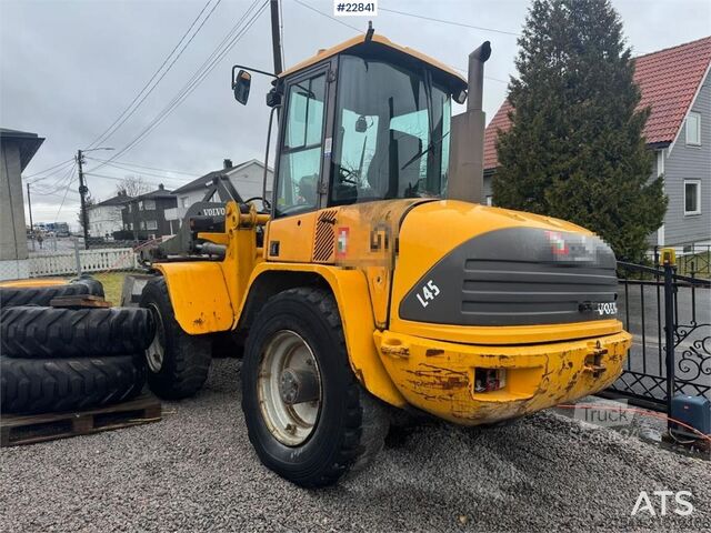 Wheel loader Volvo L45 wheel loader with bucket, pallet forks, foldin