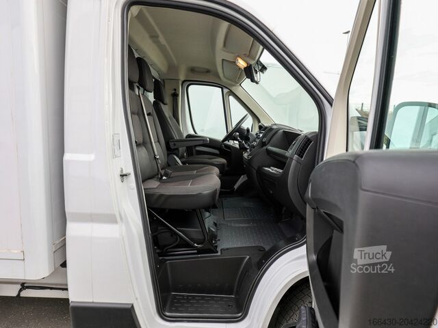 Box van Opel Movano 2.2 Koffer L4 Ladebordwand Klima Kamer