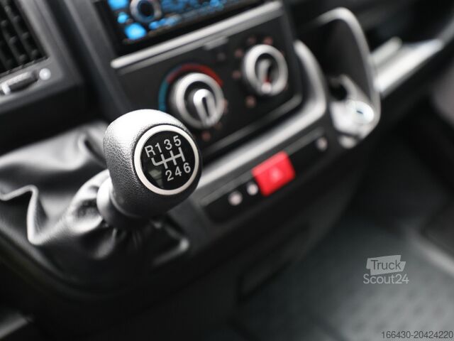 Box van Opel Movano 2.2 Koffer L4 Ladebordwand Klima Kamer