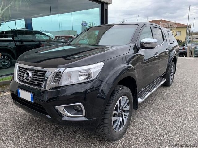 Пикап-фургон Nissan Navara 4WD 5 posti con HardTop