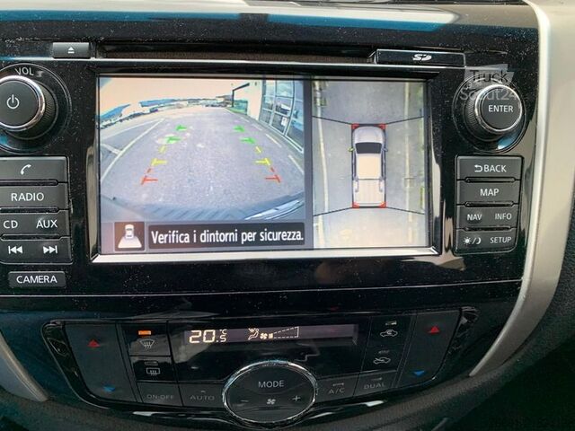 Пикап-фургон Nissan Navara 4WD 5 posti con HardTop