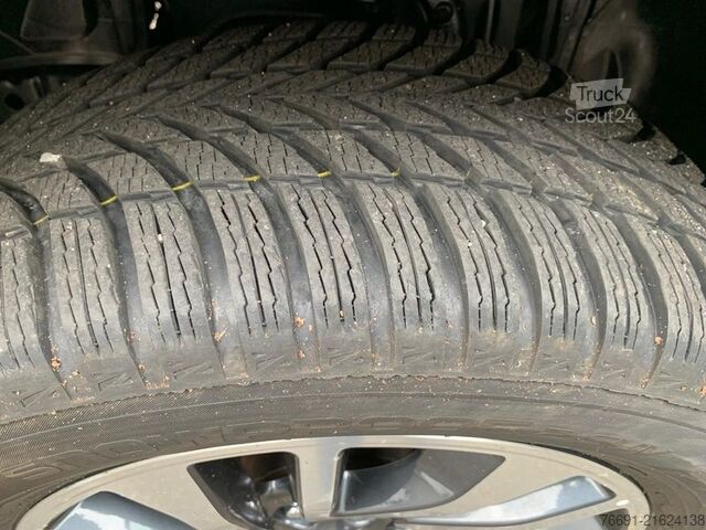 Пикап-фургон Nissan Navara 4WD 5 posti con HardTop