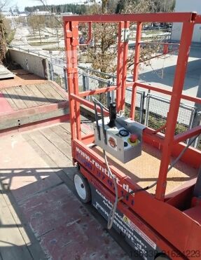 Pracovní plosiny nuzky Skyjack SJ 12 Elektro 5,65 m