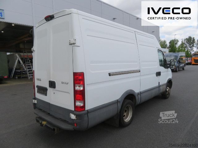 Furgoneta de caja alta IVECO 35C17V/P