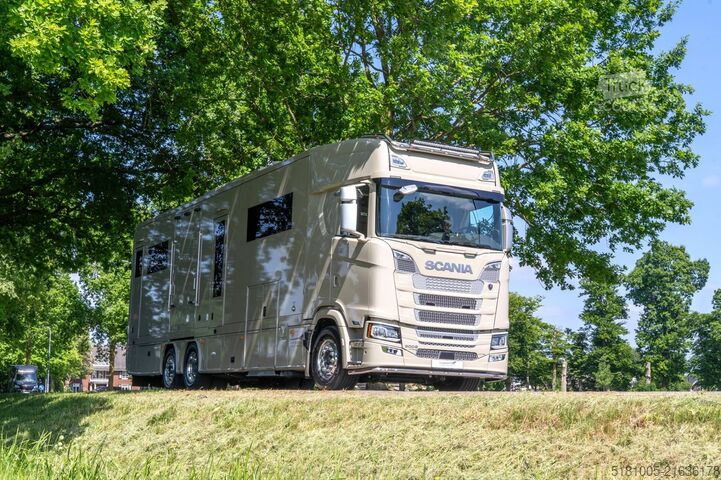 Paarden transport Scania S500  New Scania S500 STX! 6 horses plus living...