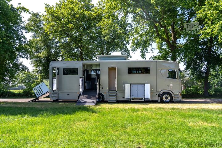 Paarden transport Scania S500  New Scania S500 STX! 6 horses plus living...