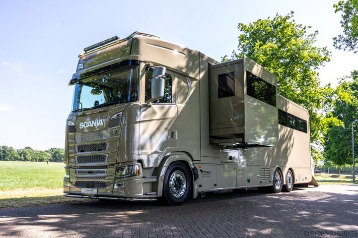 Paarden transport Scania S500  New Scania S500 STX! 6 horses plus living...
