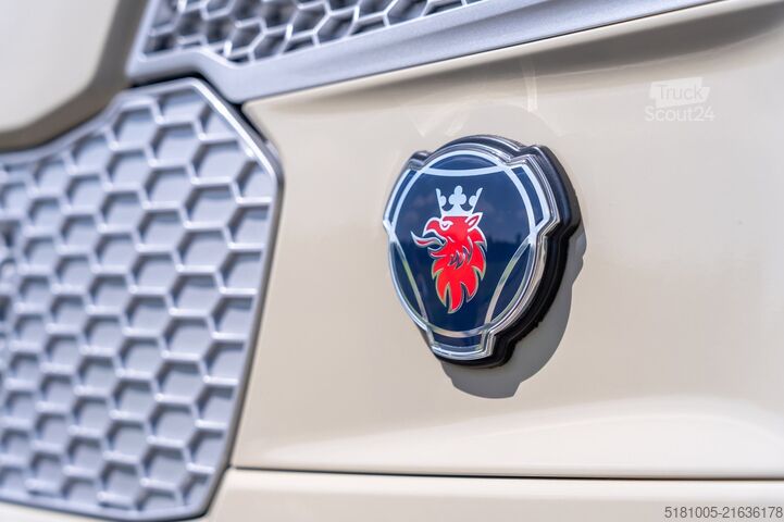 Paarden transport Scania S500  New Scania S500 STX! 6 horses plus living...