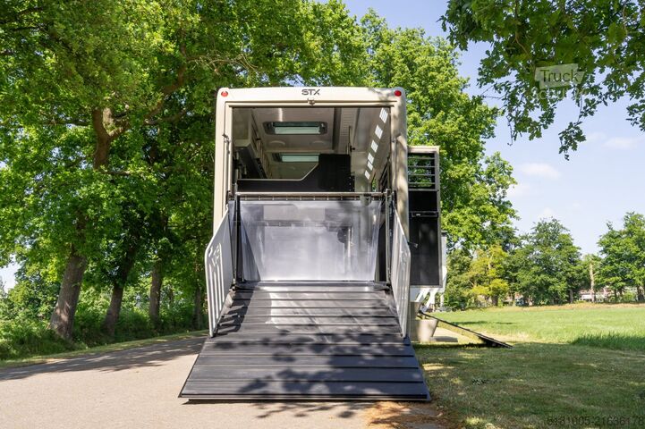 Paarden transport Scania S500  New Scania S500 STX! 6 horses plus living...