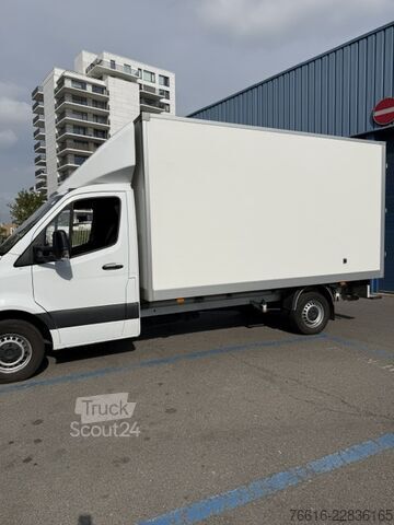 Kastenwagen mit Kofferaufbau Mercedes-Benz Sprinter 317