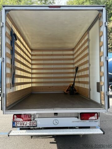 Kastenwagen mit Kofferaufbau Mercedes-Benz Sprinter 317