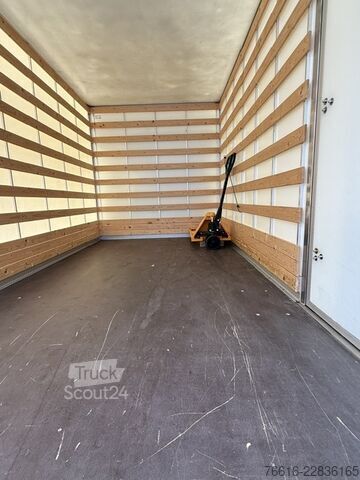 Kastenwagen mit Kofferaufbau Mercedes-Benz Sprinter 317