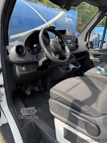Kastenwagen mit Kofferaufbau Mercedes-Benz Sprinter 317