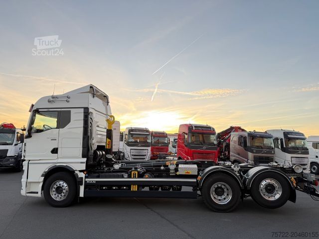 Autocamion cu cârlig pentru containere MAN TGX 26.520 6x2-4 LL Abroller Hyva Titanium