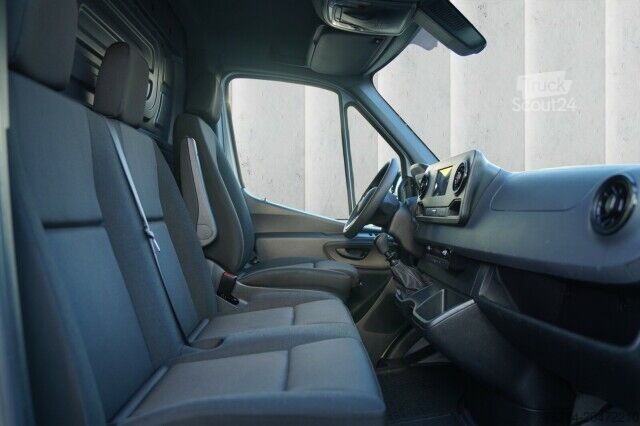 Ван с висока покривка Mercedes-Benz Sprinter 317 CDI Hochdach L2H2