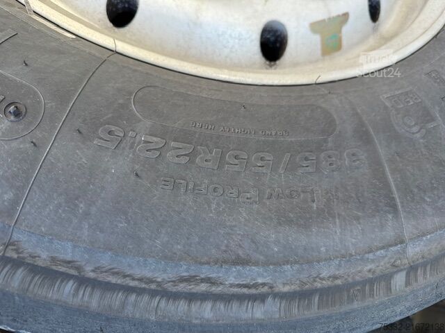 Geïsoleerde kastoplegger Merker 3 achs Carrier Maxima 1300 Portal 2,9m