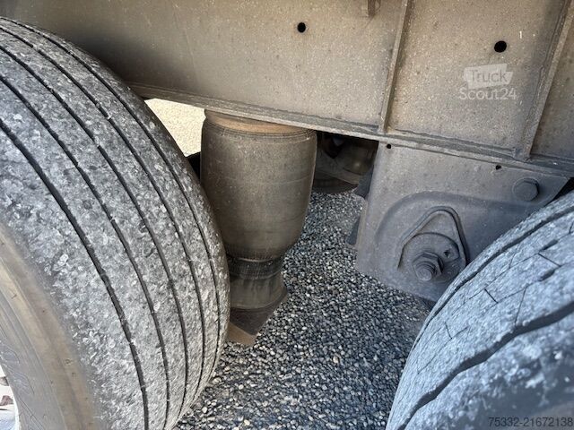 Geïsoleerde kastoplegger Merker 3 achs Carrier Maxima 1300 Portal 2,9m