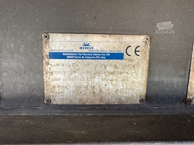 Geïsoleerde kastoplegger Merker 3 achs Carrier Maxima 1300 Portal 2,9m