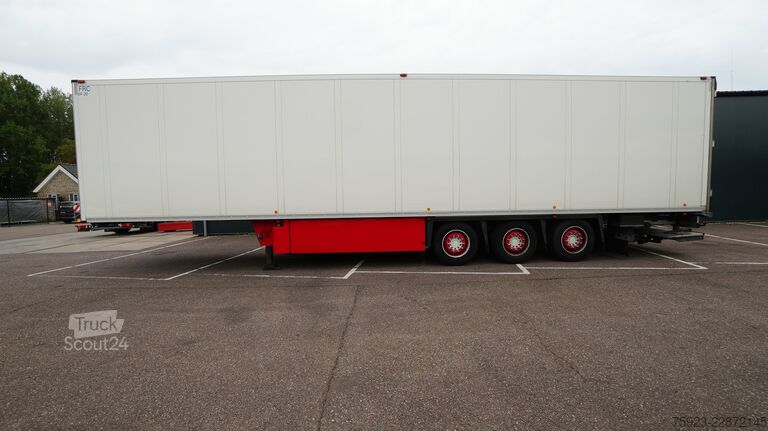  Schmitz Cargobull 3 AXLE FRIGO TRAILER WITH CARRIER VECTOR 1950