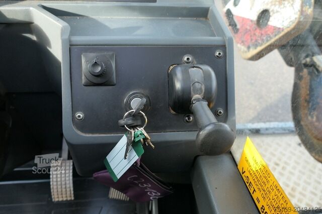 Grue montée sur camion liebherr LTC 1045-3.1