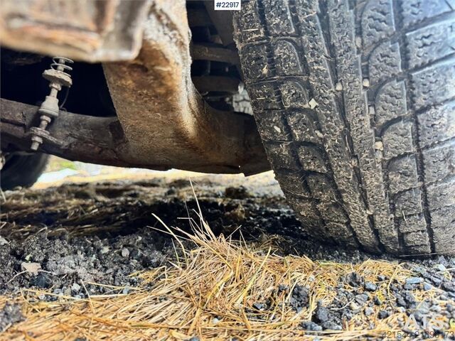 Camioneta familiar de techo alto Toyota Hiace 4WD with 2 sets of tires