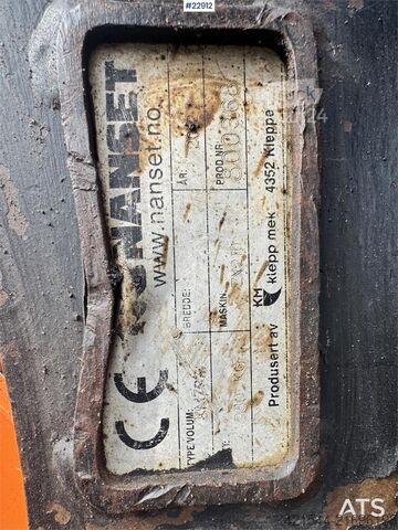 Excavadora sobre orugas Hitachi ZX210LC-3 crawler excavator with digging bucket, g