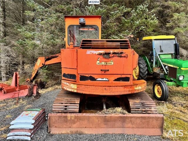 Raupenbagger Schaeff HR26 crawler excavator with 2 buckets.