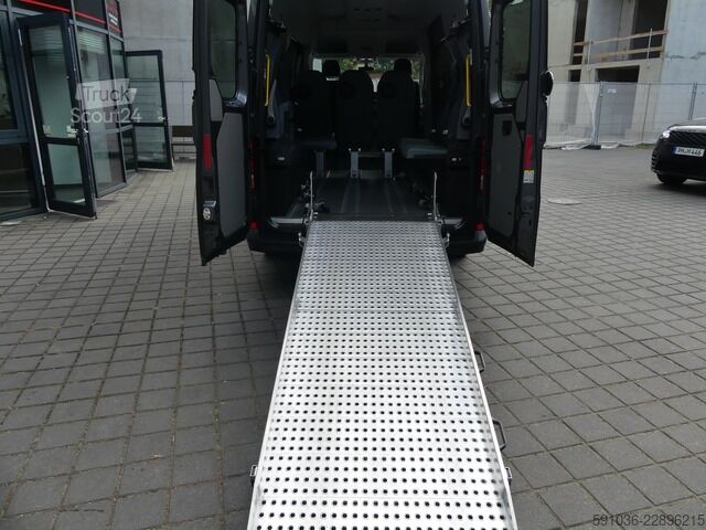 Kleinbus VW Crafter Kombi 35 2.0 TDI MR Autom. RAMPE/9-SITZE
