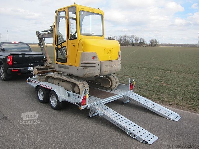 Inşaat makineleri için alçak şasi treyler Brian James Trailers Digger Plant 3500kg 2840kg Nutzlast sofort