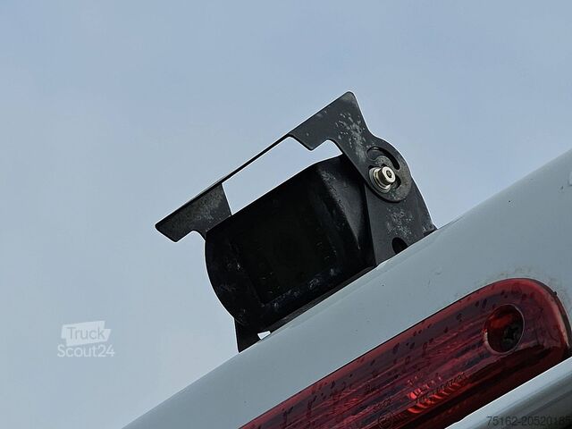 High-roof van PEUGEOT BOXER 2.2 L2H2 Airco Euro6!