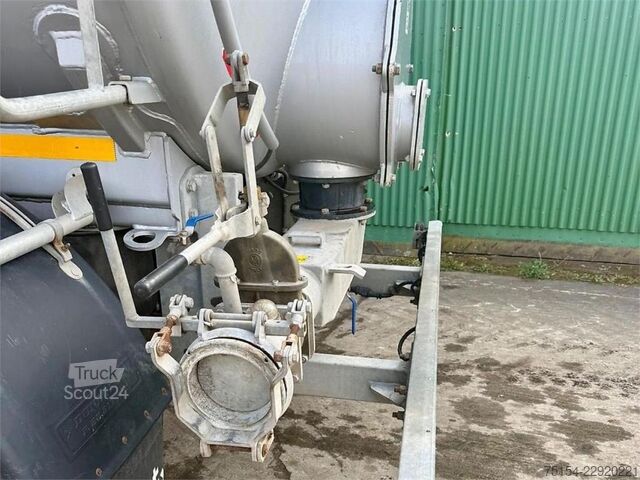 Tanque de lodo Kotte Garant TAV 28 mit Jurop-Pumpe
