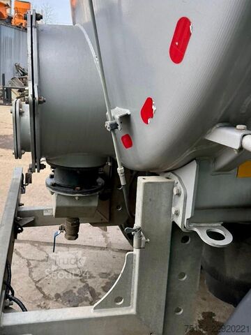Tanque de lodo Kotte Garant TAV 28 mit Jurop-Pumpe