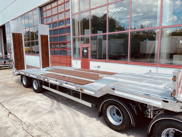 Remorque porte-engins surbaissée Möslein T 4 VB F  4 Achs Tieflader- Anhänger, Neufahrzeug