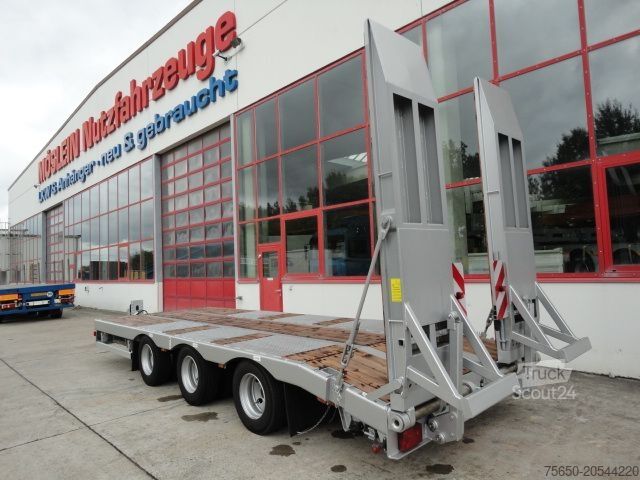 Remolque de plataforma baja Möslein TT 31  31 t GG Tridem- Tieflader 3 AchsNeufahrzeug